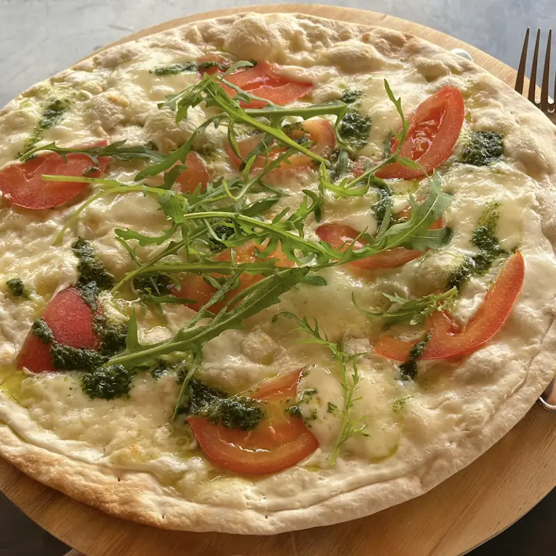 Kolbitsch Seecafe... Frische Räucherforellen. Mit dem Rad, zu Fuß oder Boot erreichbar.