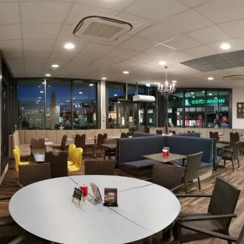 Cafe Anita Reichmann