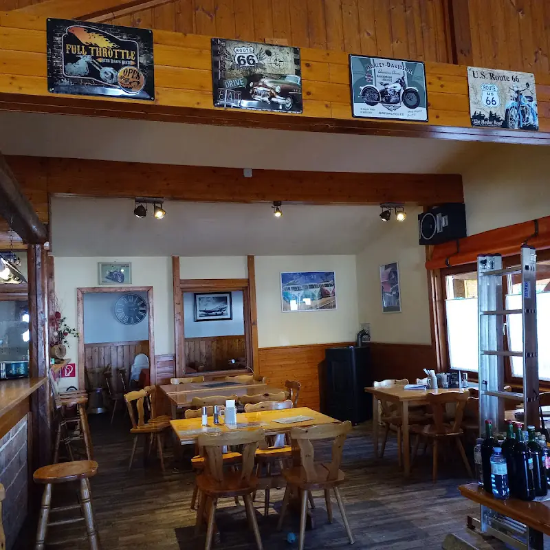 B6 Road Pub