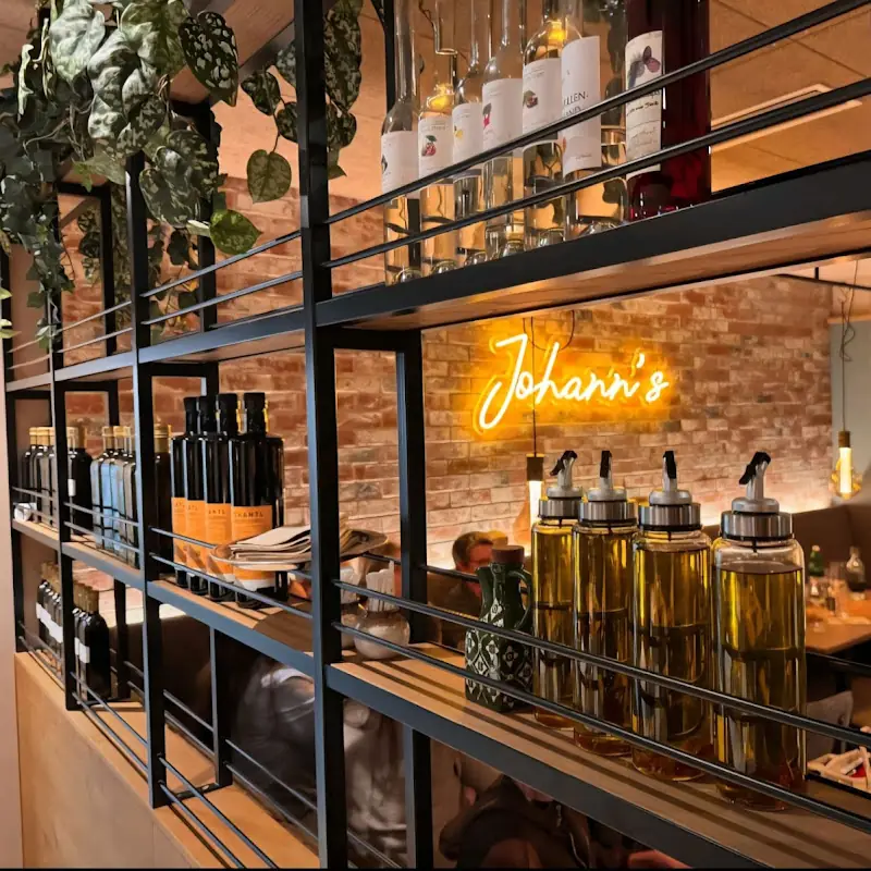 Johann's Restaurant & Bar