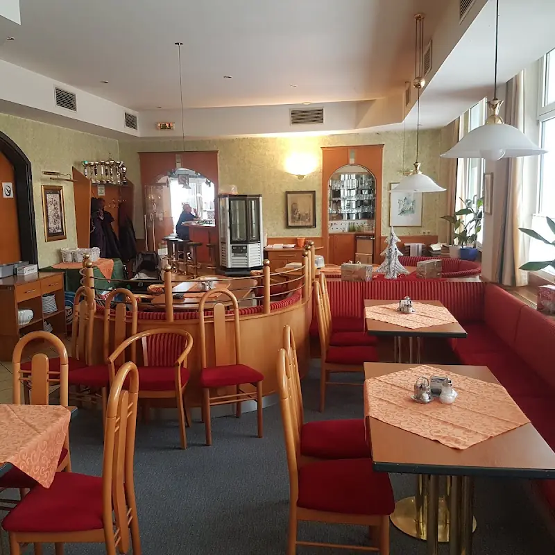 Cafe-Restaurant Trend