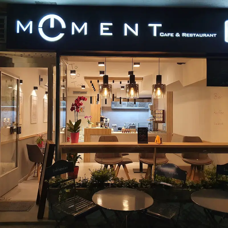Moment Cafe and Restaurant