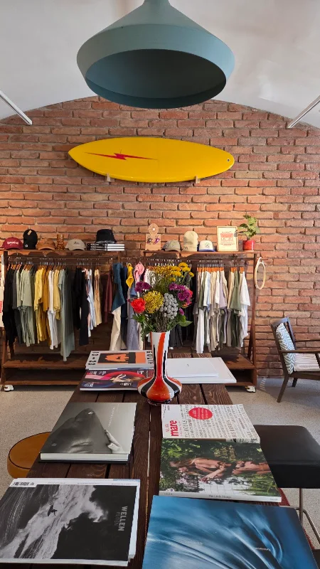 Landlocked - Coffee & Surf Co. Vienna