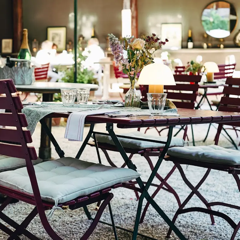 Bründlmayer Restaurant / Weinverkauf Ab-Hof / Gästezimmer