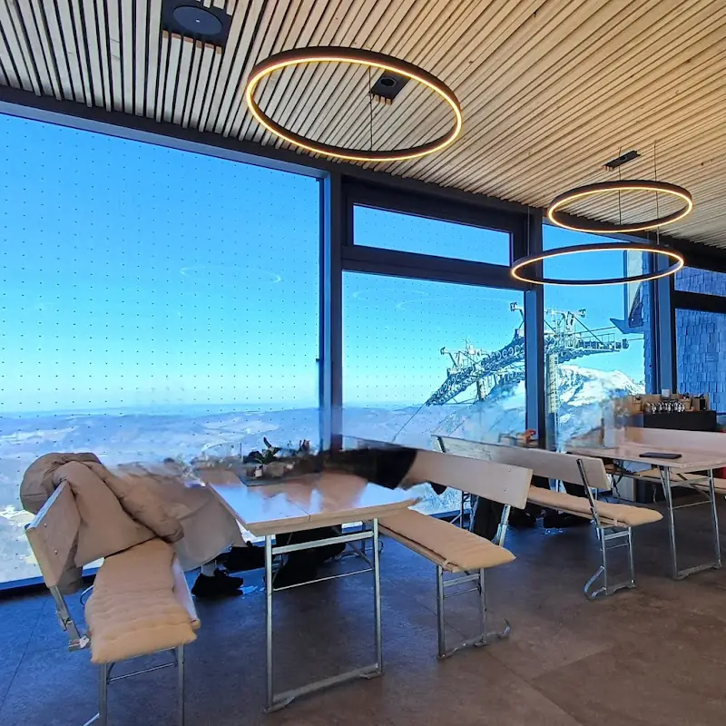 Das Zwölfer -.Seilbahnrestaurant Zwölferhorn