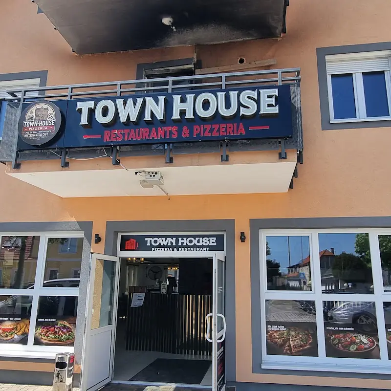 Town House Pizzeria & Restaurant