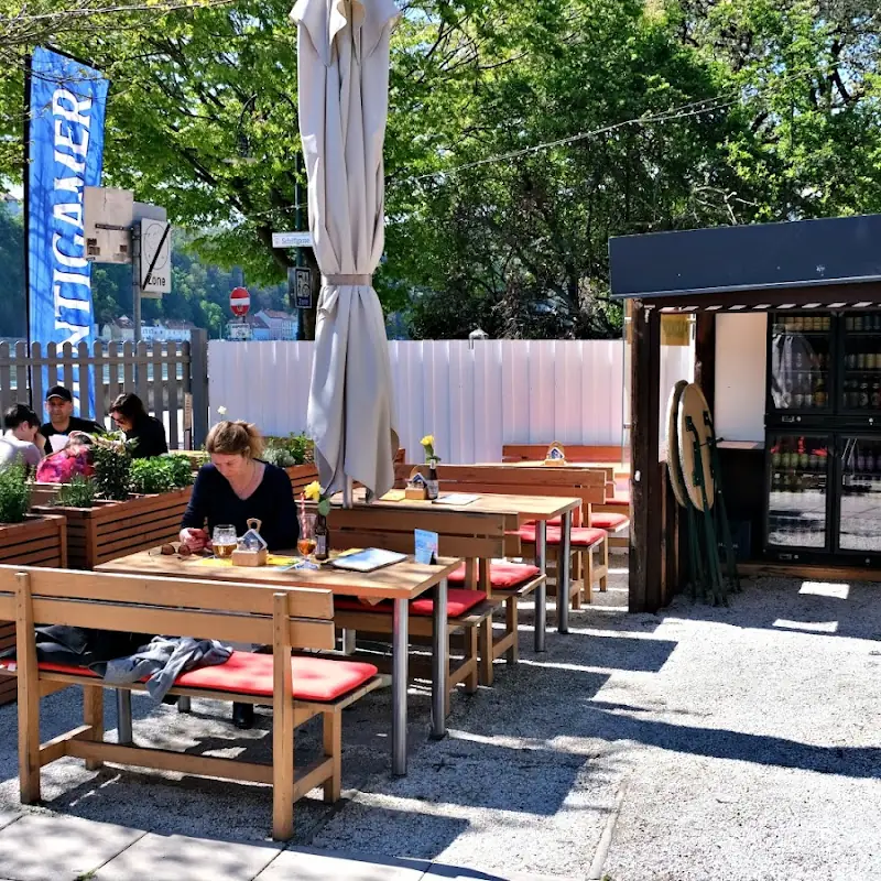 Biergartl an der Donau in Linz Urfahr