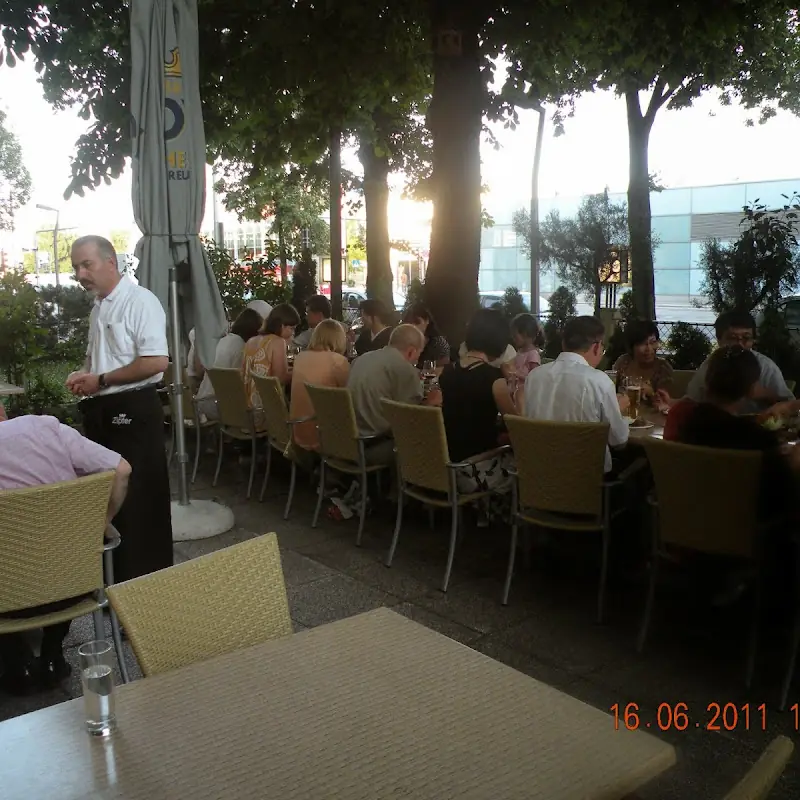 Restaurant Le Cèdre مطعم الأرز