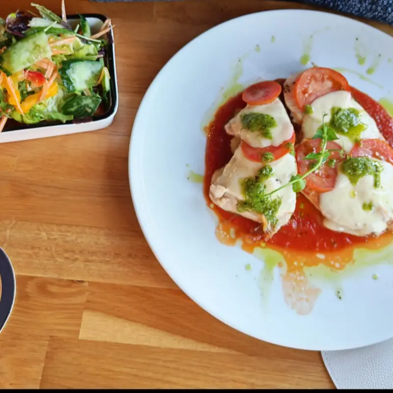 ESSENZ by Am Riedl | Pizza, Pasta & Restaurant