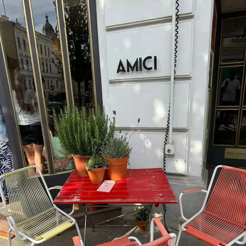 Amici Pizzeria