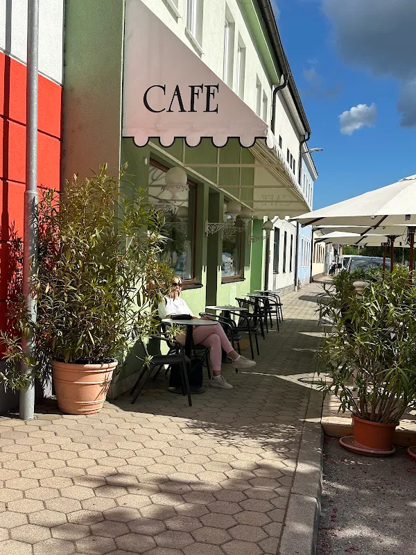 Cafe Paradiso