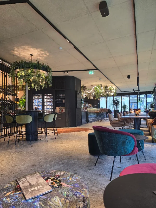 Botanik Bar & Bistro