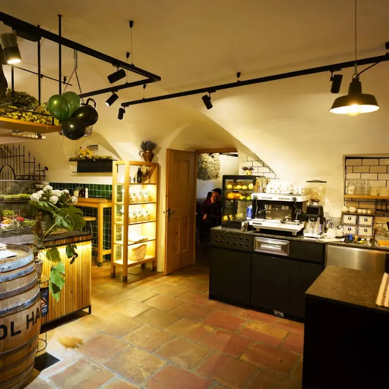 Hendl Haus | Restaurant in Thumersbach, Zell am See