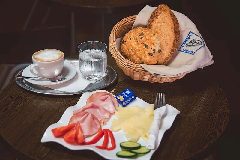 Bäckerei Karl Bauer - Backshop & Cafe Hohenau