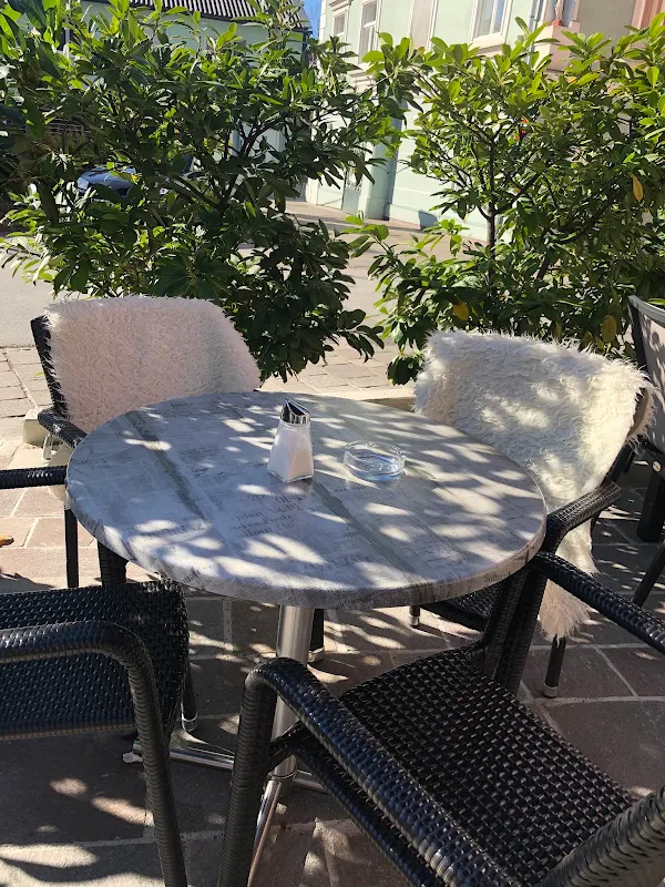 Café, Bistro & Bar LaVita