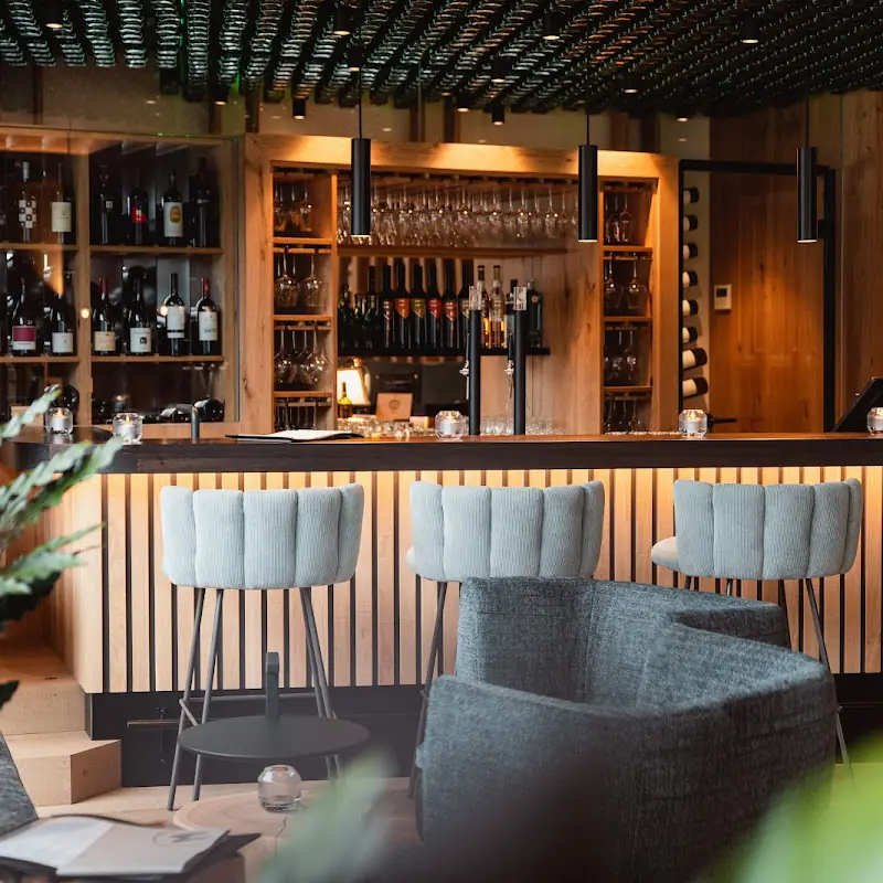 TOVINO. | Wine. Bar. Passion.