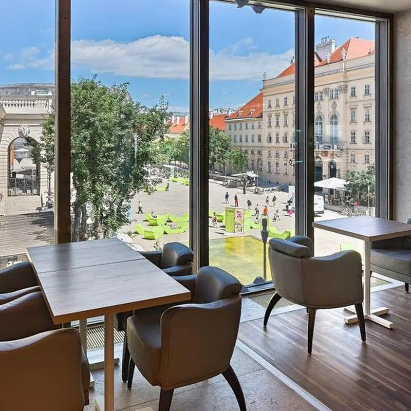 Café Leopold