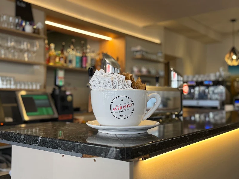 Café Vis à Vis