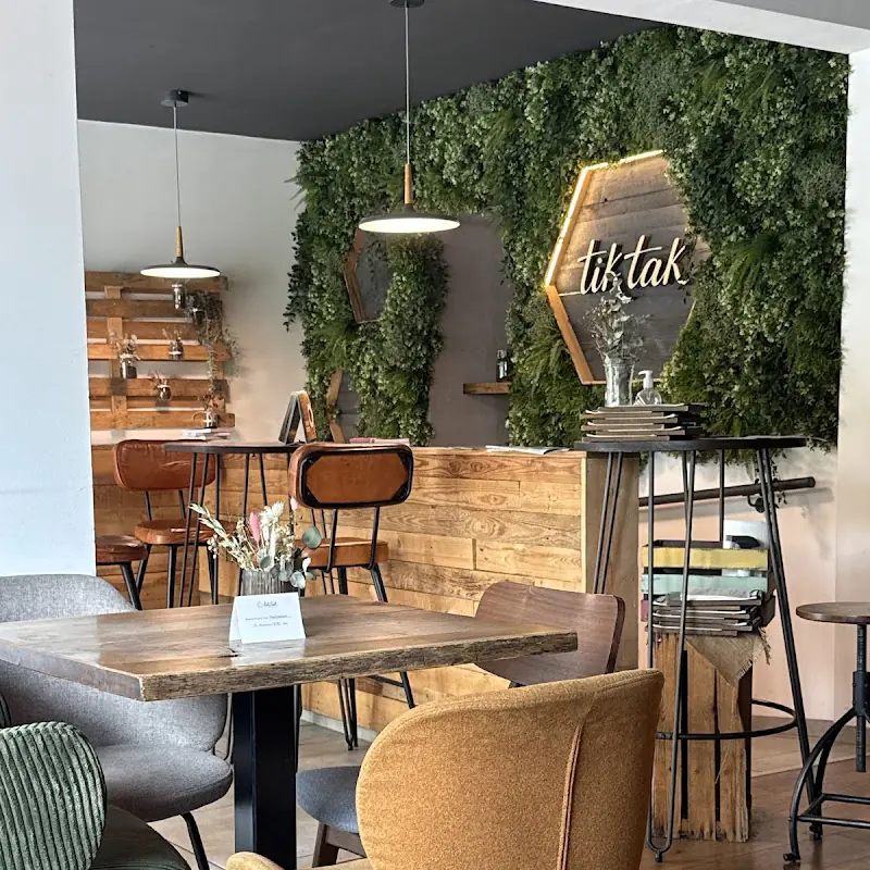 tiktak café