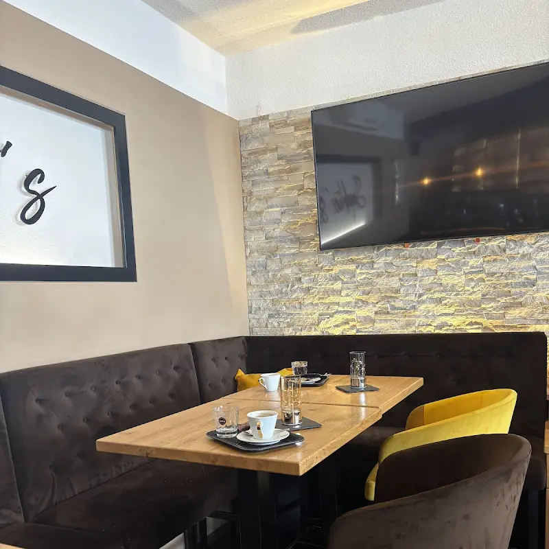 Sophie's Café & Bar