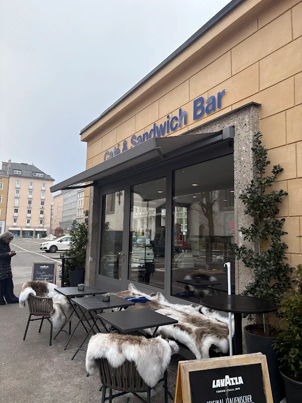 Café & Sandwich Bar - Friends' Food