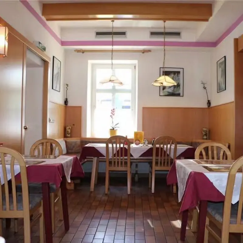 Bahnhof Restaurant- Lecker Asia