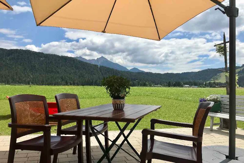 Polis Hütte