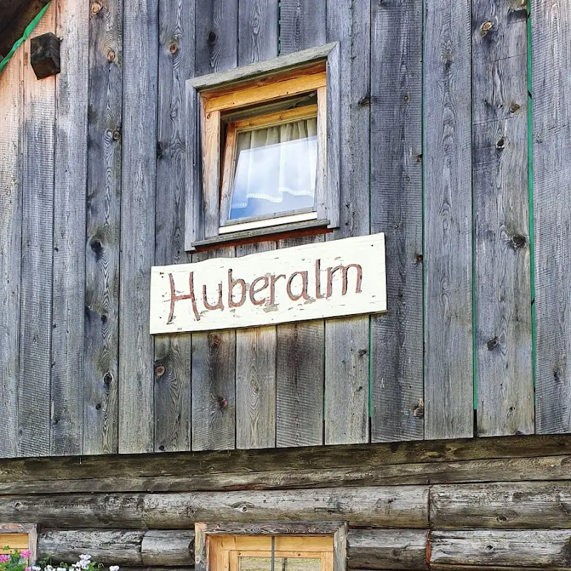 Neuburgalm heißt jetzt Huberalm, nicht zu verwechseln mit der Neuburgalm auf der anderen Seite
