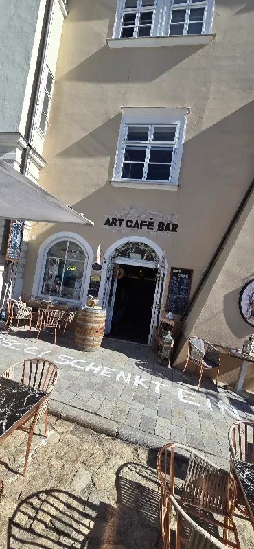 Art Café & Bar