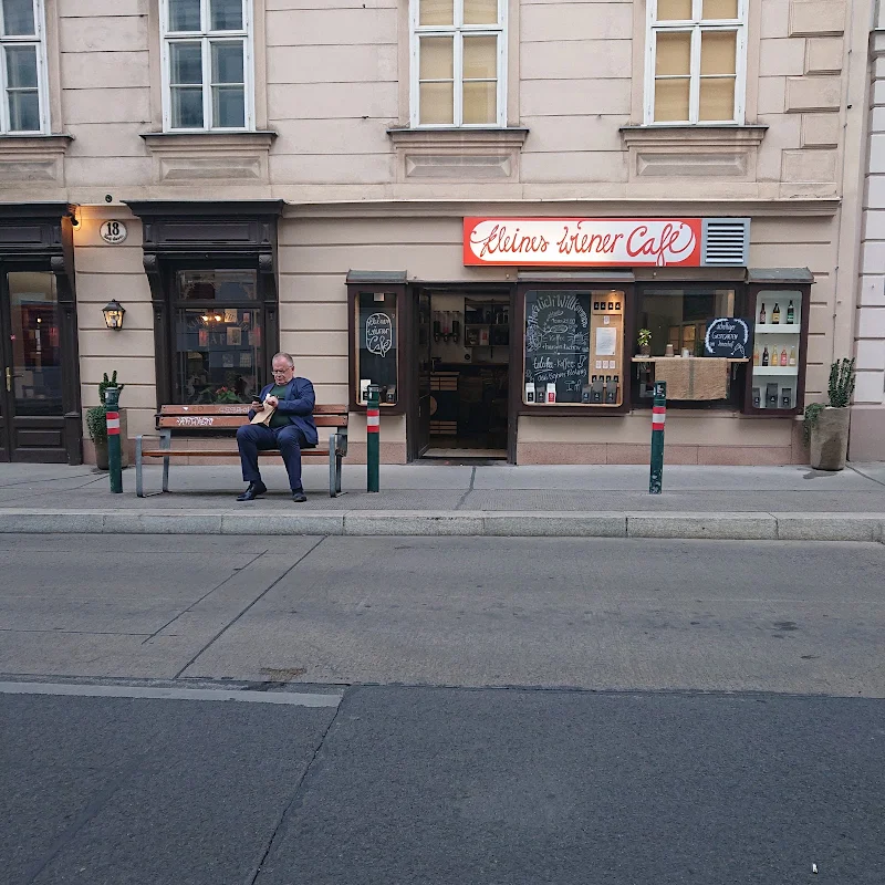 Kleines Wiener Café // Toluka Specialty Coffee Roasters