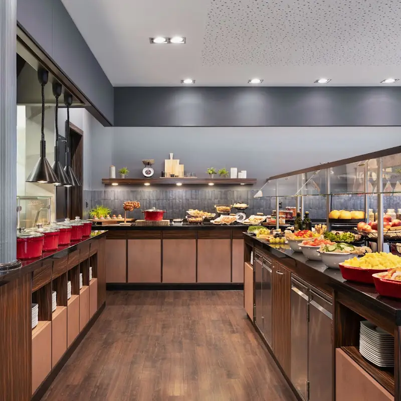 Kitchen and Bar at Courtyard