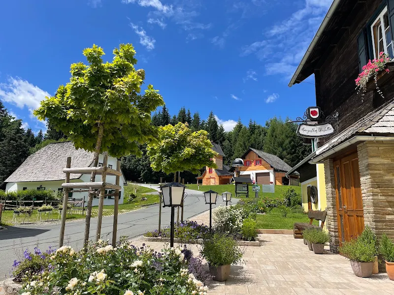 Alpengasthof Glashütten - Rosen.Blüten.Genuss auf der Koralm