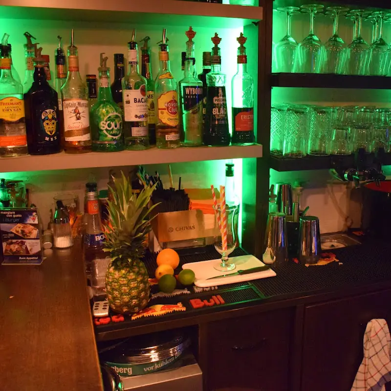 Monte Bar | Club (Käsi)