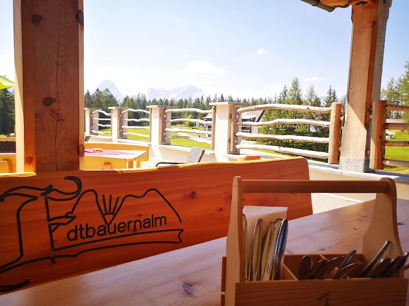 Edtbauernalm Tradition trifft Café am Berg