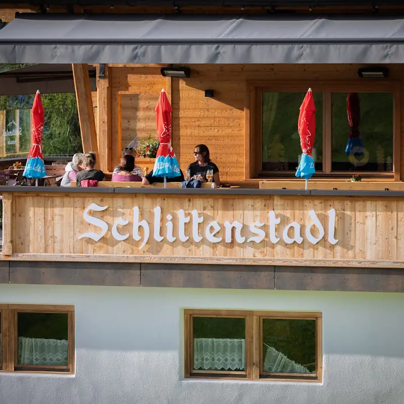 Schlittenstadl-Sonnalm - Restaurant, Bar, Ski-und Rodelhütte im Zillertal