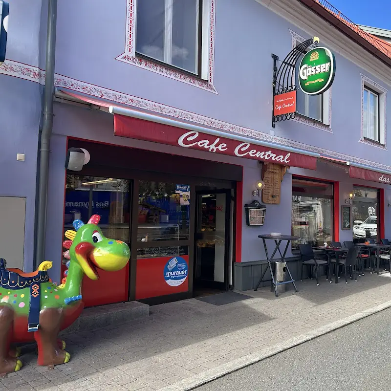 Cafe Central, Das Kaffeehaus in Neumarkt
