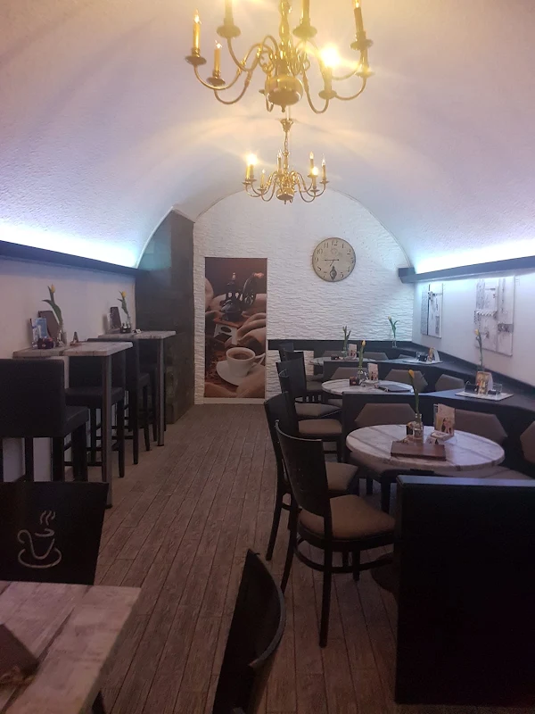 Roli - Cafe Bar