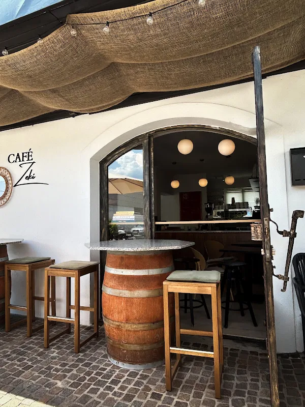 CAFÉ Zeki
