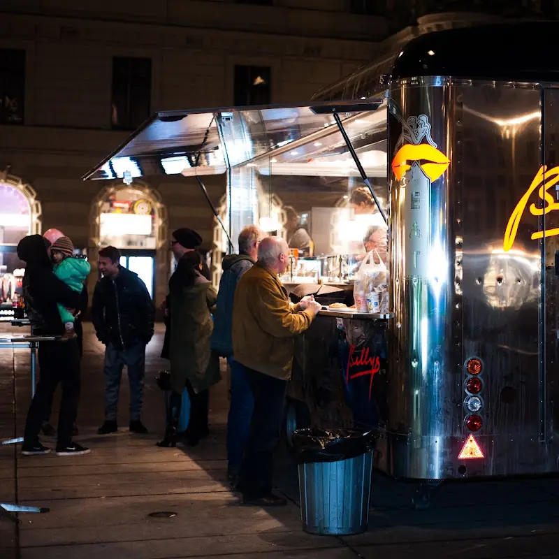 Bellys - Nachtwürstelstand am Grazer Hauptplatz