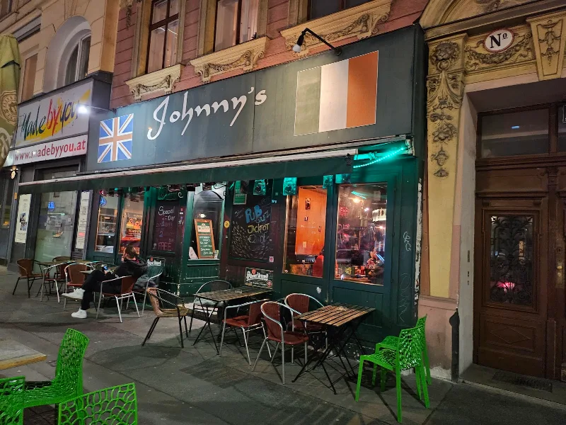 Johnny's Pub