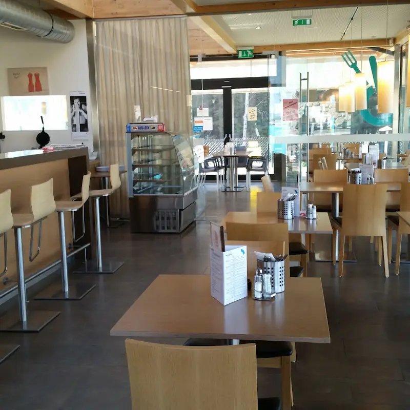 Rekord Cafe-Restaurant