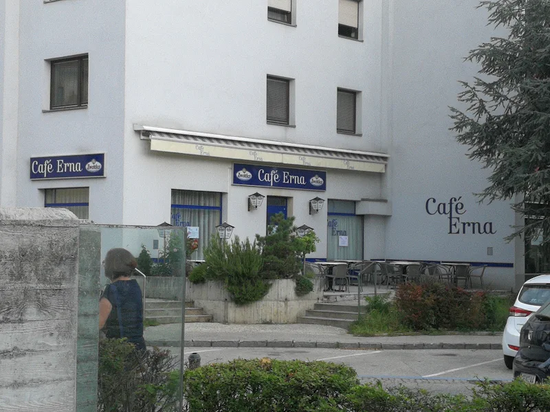 Jenny's Café