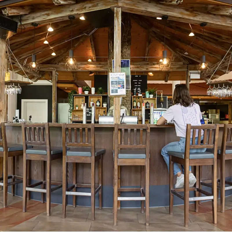 Lakeside Restaurant