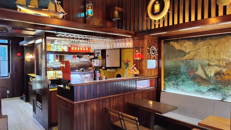 Cafe Holzdeck