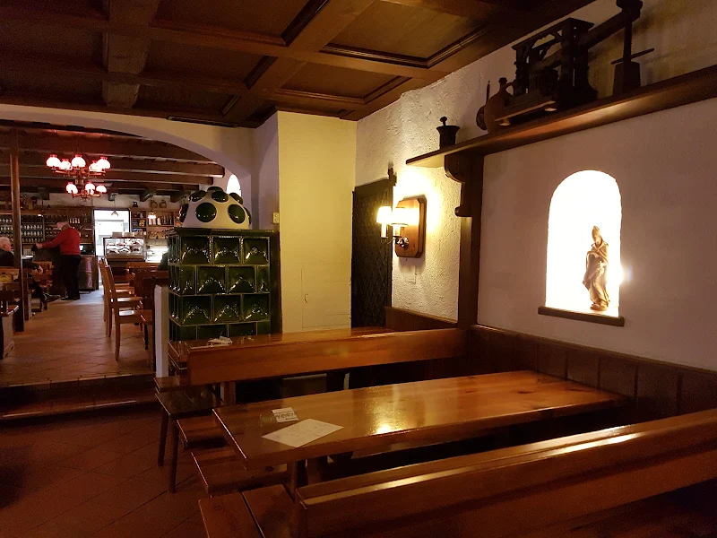 Weingut & Buschenschank Kroiss (ausg’steckt vom 01. Mai - 31. Mai)