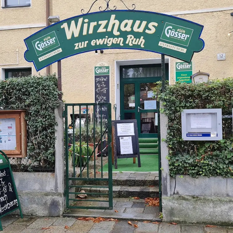 Großer Salatteller mit panierten Putenstreifen
