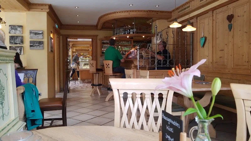 Bäckerei-Konditorei-Cafe Neumayr GmbH & Co KG