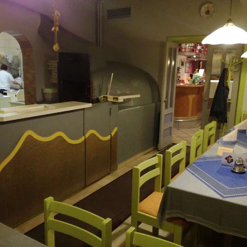 Alberto's Pizzeria