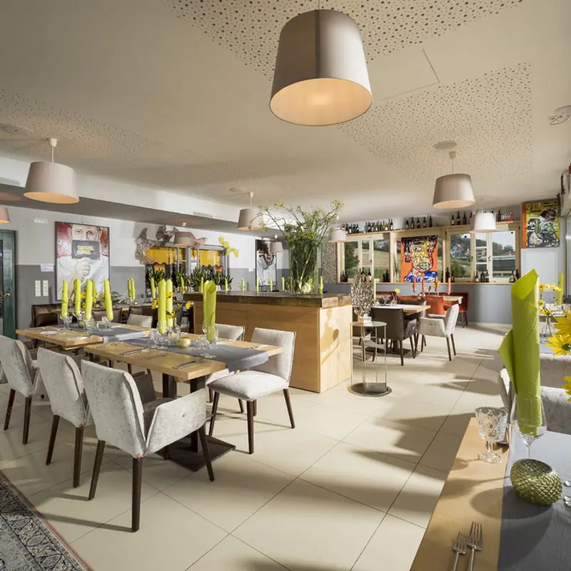 Malerwinkl Restaurant + Kunsthotel + Vinothek