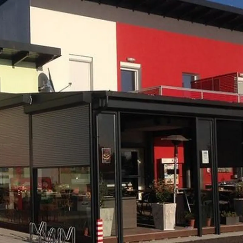 Kirchbergcafe (KBC) und Nah & Frisch Cafe, Bar und Supermarkt